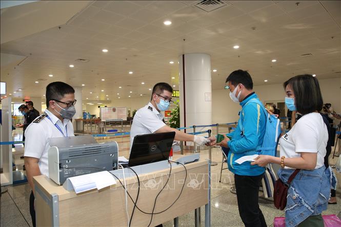 Overseas Vietnamese in Europe desire to soon resume international flights